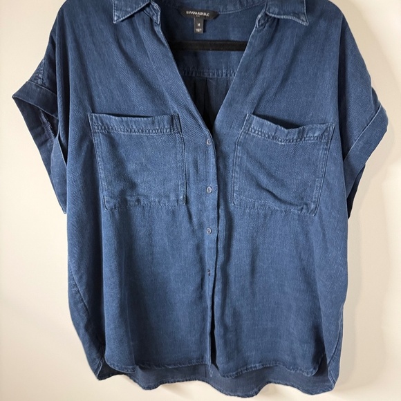 Banana Republic Soft Tencel Chambray Button-Up Shirt – Size Medium - Picture 2 of 5